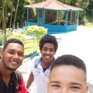 Locutor Rafael Souza O varão, com amigos participantes do concurso musical Gerando Talentos em São Paulo!!!